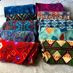 Lot of 10 Lularoe tall and curvy (TC) leggings.